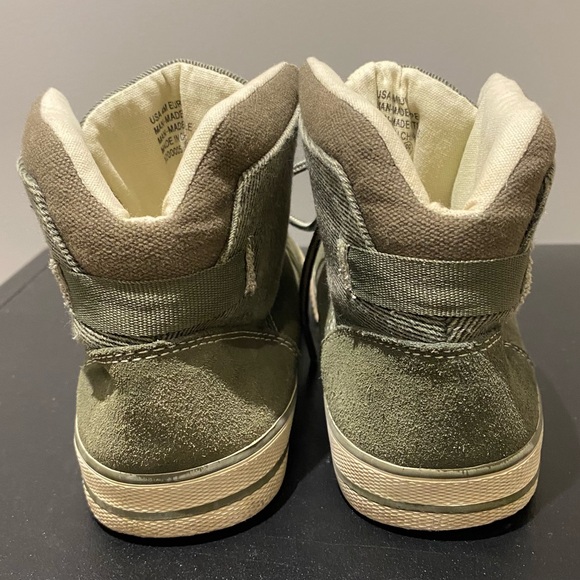 Canvas/suede-like high tops size 4. Army green. - Picture 4 of 5